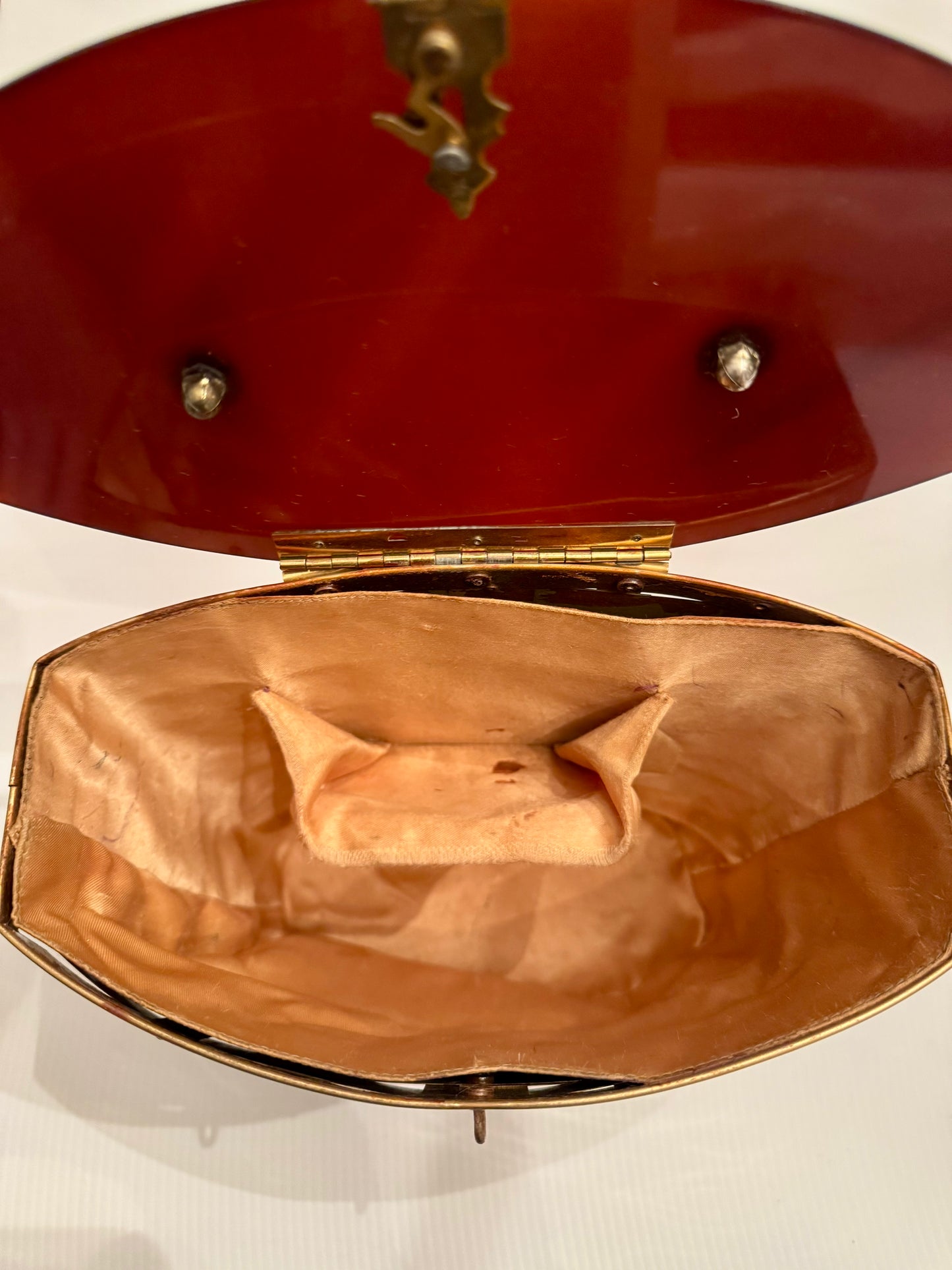 Vintage 1950s Metal Box Bag by Dorset Rex. Gold metal weave with Honey Brown Lucite Top and handle