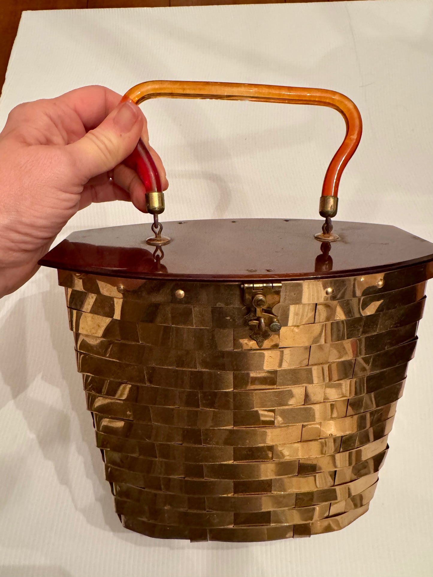 Vintage 1950s Metal Box Bag by Dorset Rex. Gold metal weave with Honey Brown Lucite Top and handle