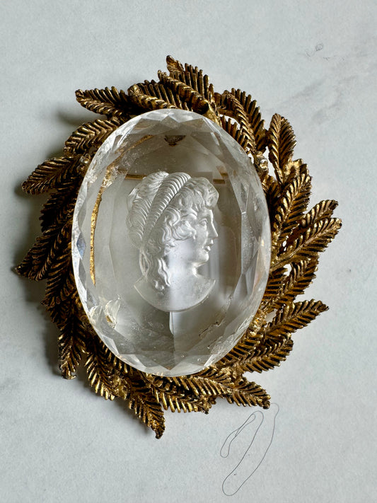 Beautiful etched cameo brooch