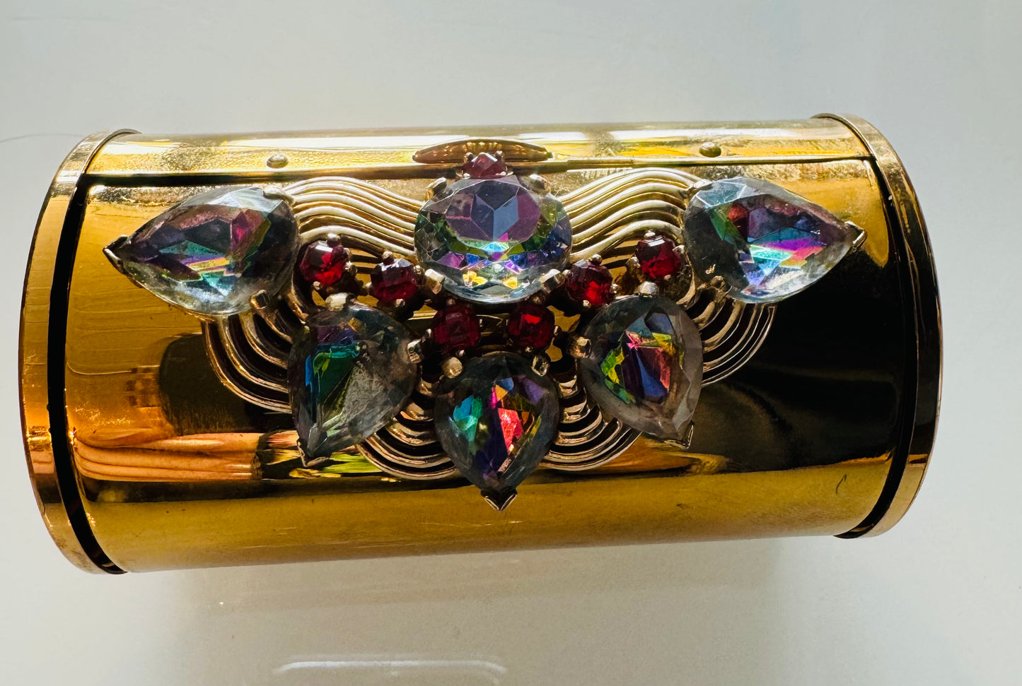 Gorgeous 1940s 2 layer round makeup compact with stunning rhinestone decor