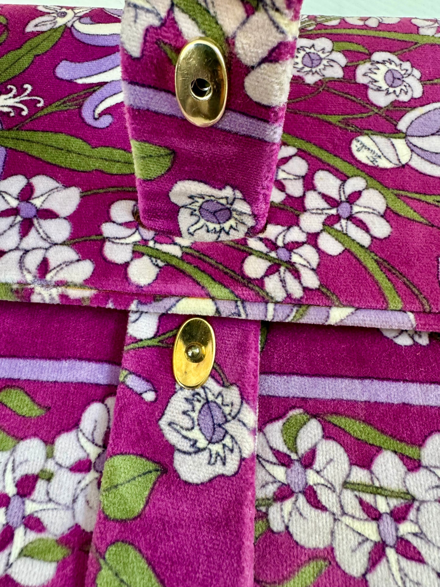 Vintage 1970s velvet PUCCI envelope clutch with purple tone flowers. Beautiful condition