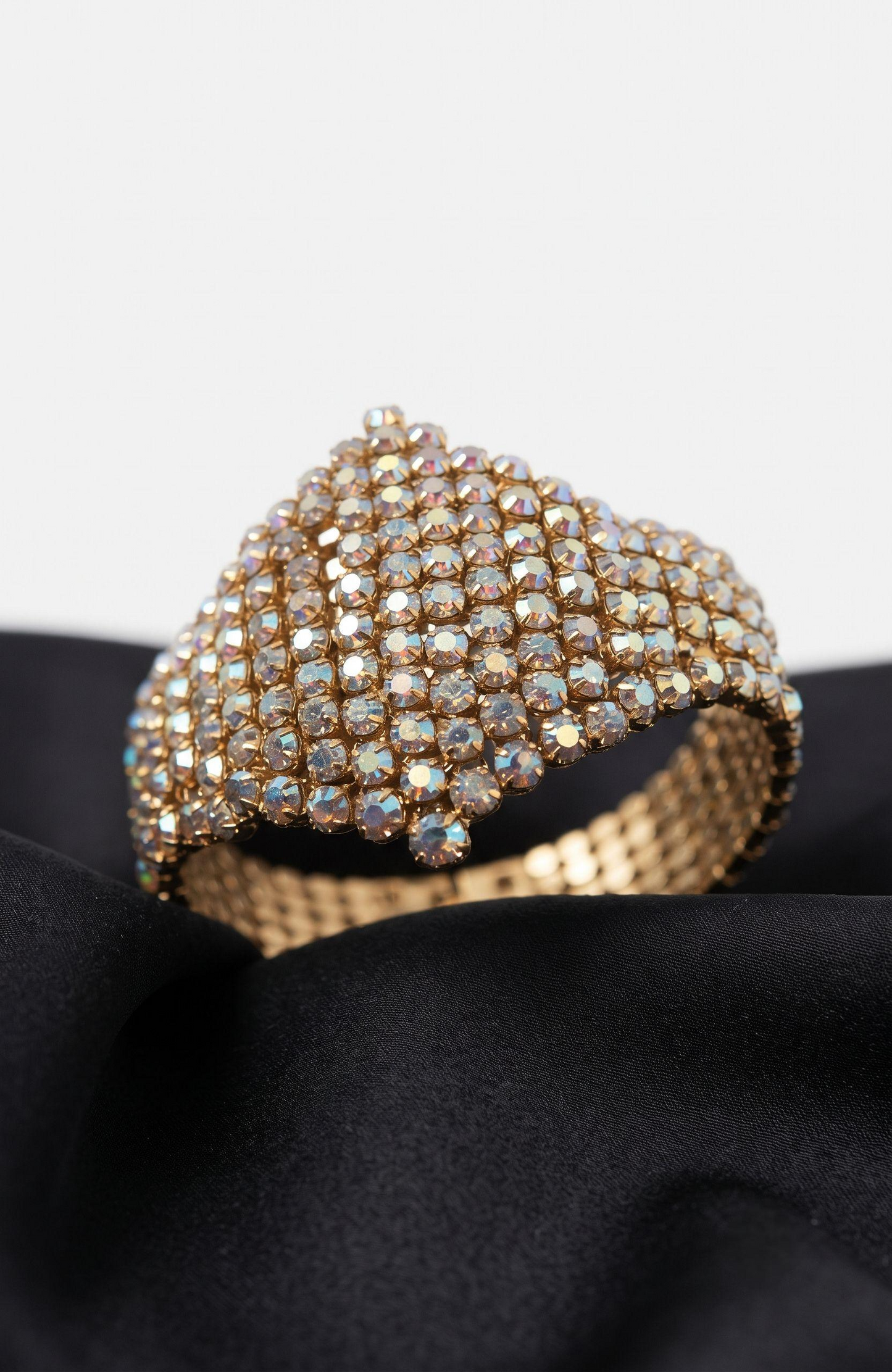 Wow! absolutely stunning 1950s jumbo rhinestone clamper bracelet.