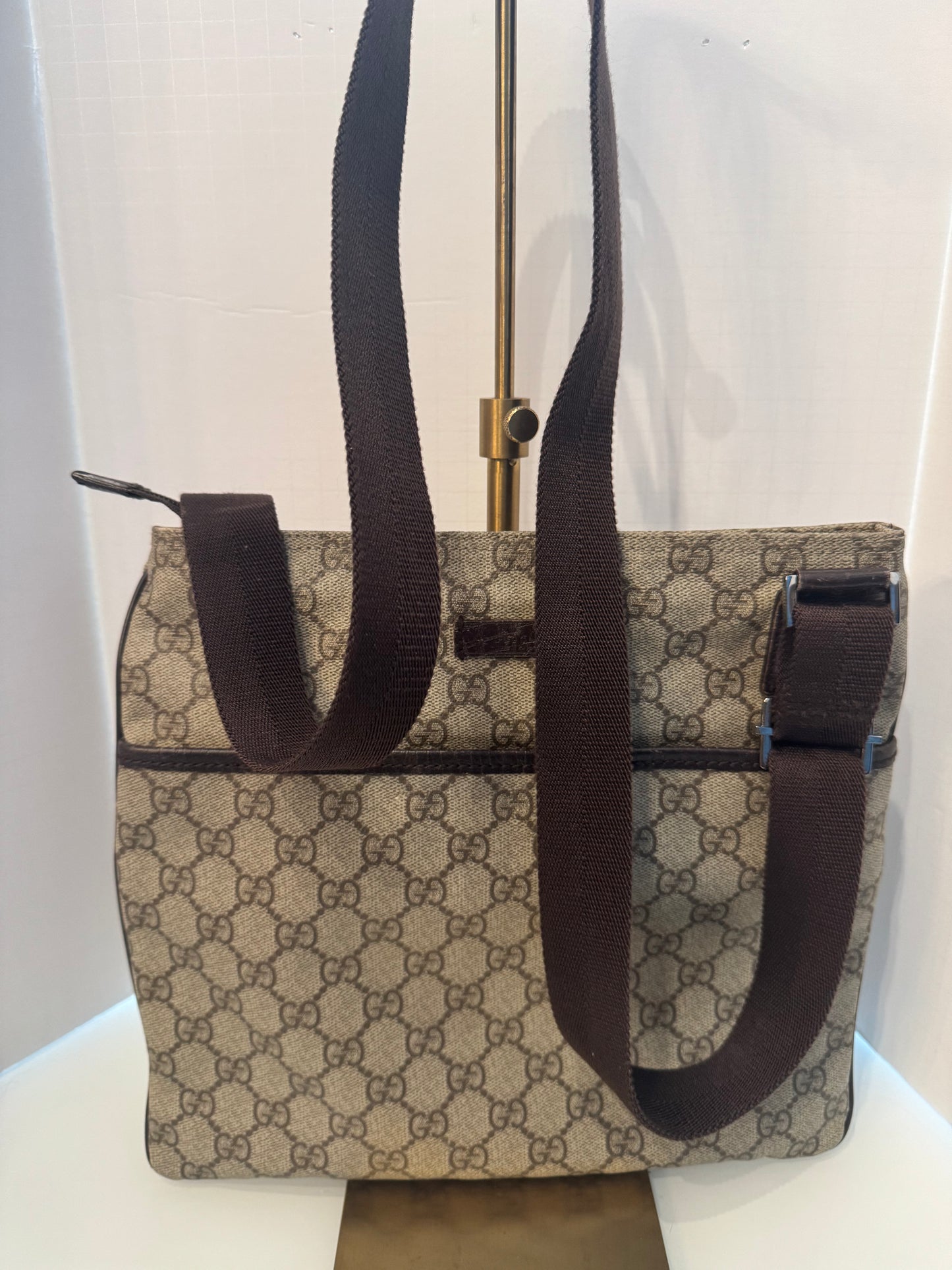 Vintage crossbody GUCCI GG Supreme messenger bag