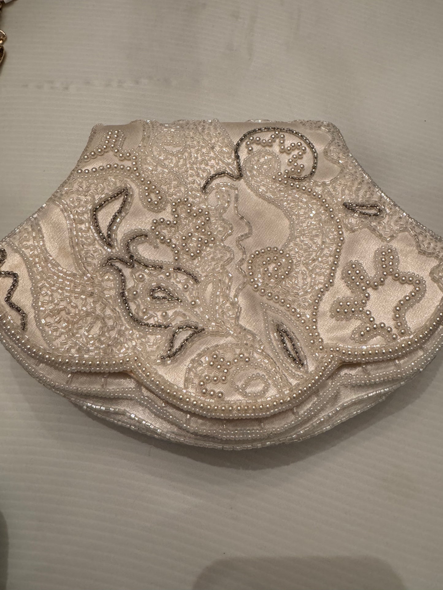 Gorgeous 1950s white satin and beaded bag with strap that can be worn as Crossbody