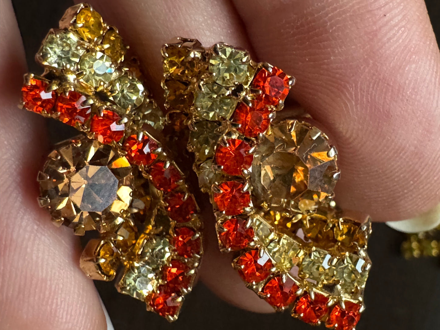 absolutely stunning 1950s dangle rhinestone brooch, and matching earrings set