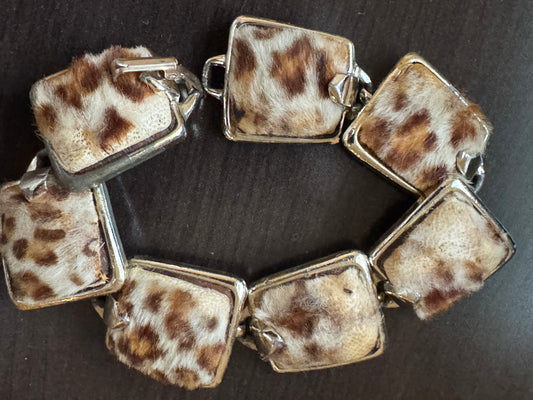 Phone 1970s furry leopard bracelet