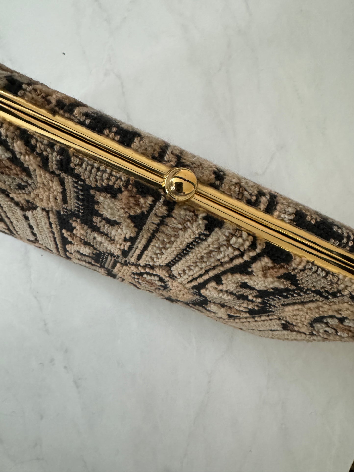 Stunning vintage never worn taupe toned carpet bag top handle handbag