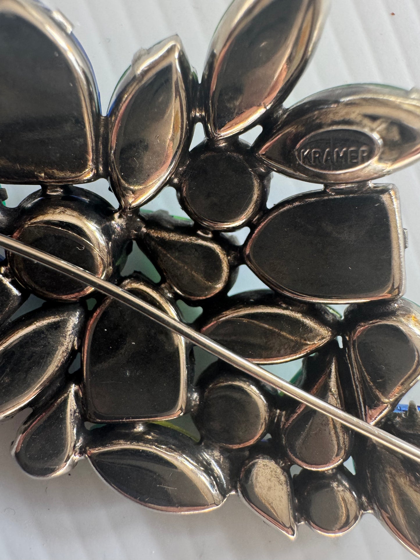 Beautiful vintage brooch by KRAMER from the 1950s