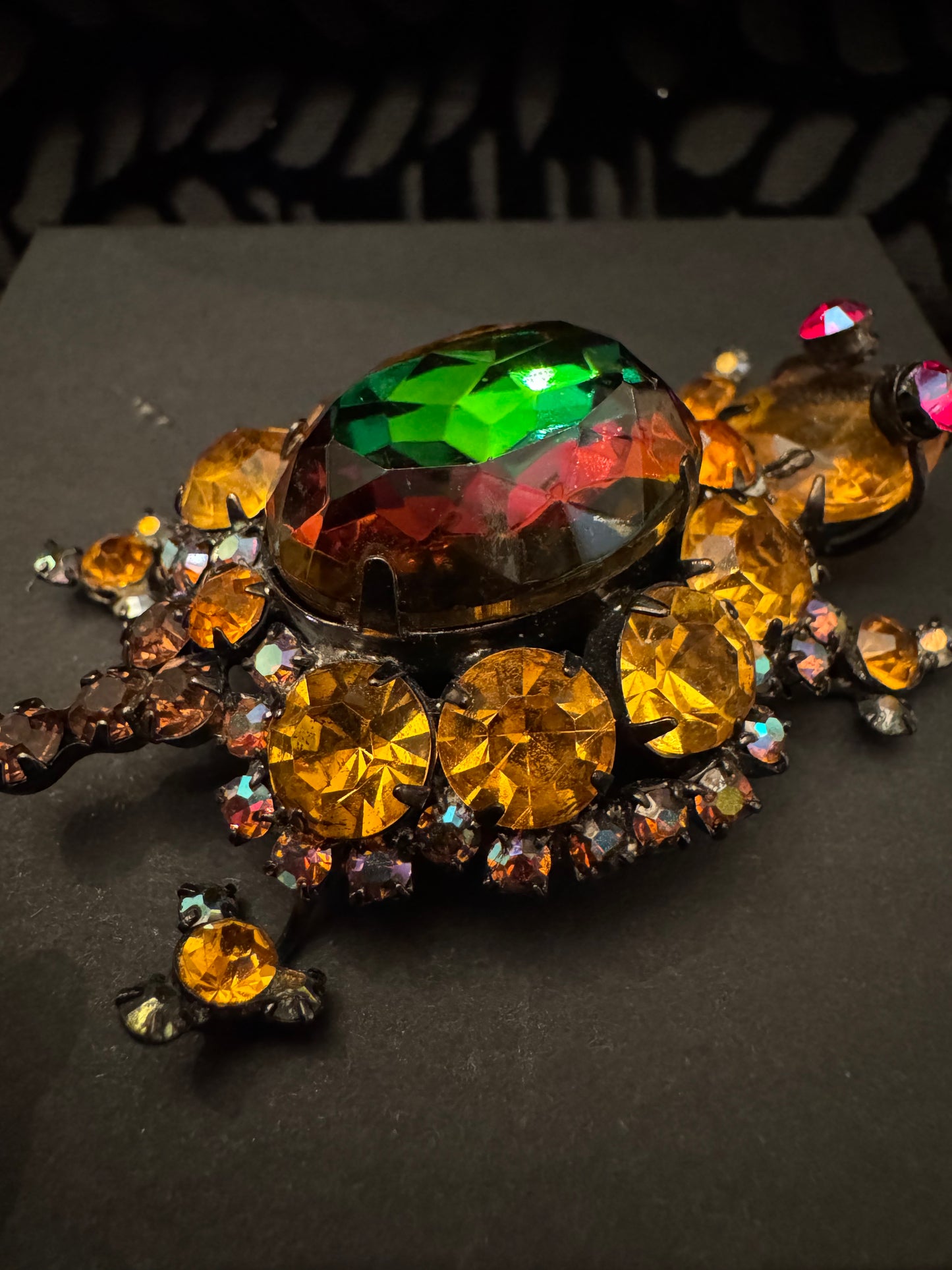 1950s is calling all turtle lovers! This gorgeous RARE Juliana book piece brooch is the perfect gift. It's even so much better in person if that's even possible. Wow!
