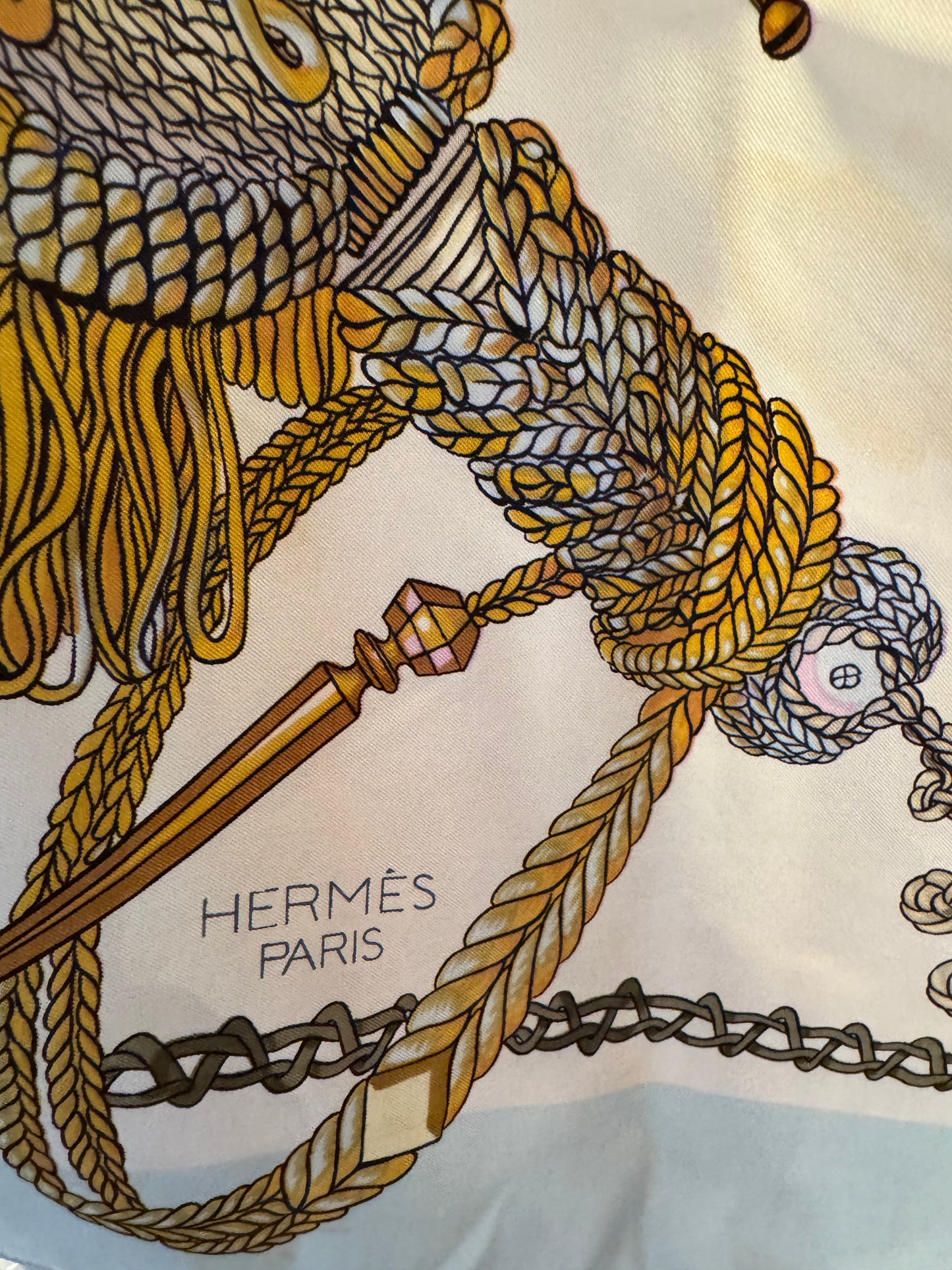 Beautiful vintage Hermès, Paris, silk scarf. Paris live