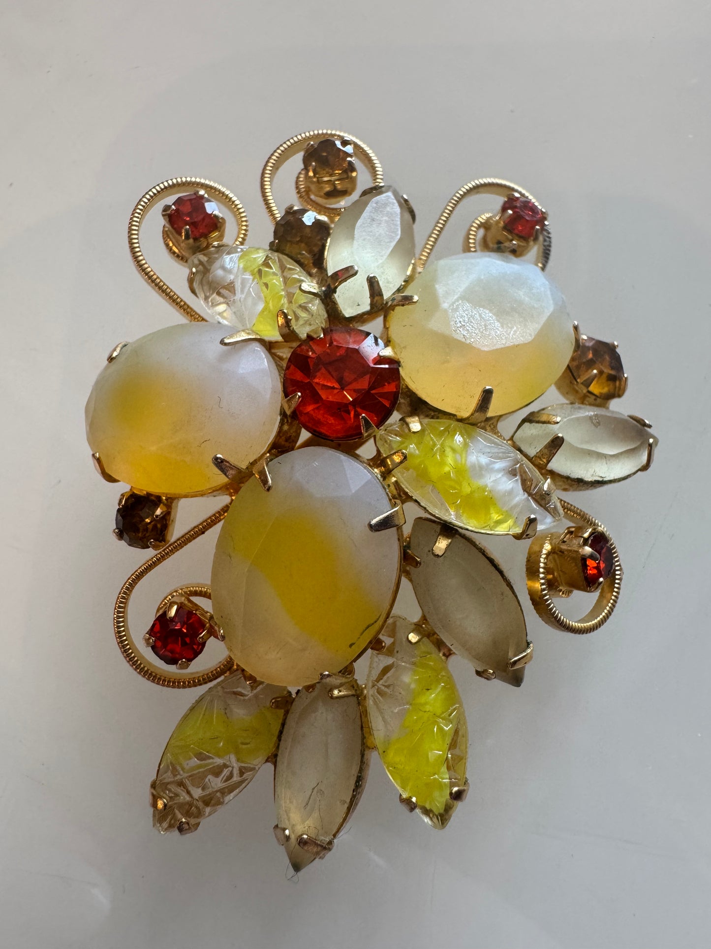 Beautiful 1950s Juliana, yellow and orange stone brooch