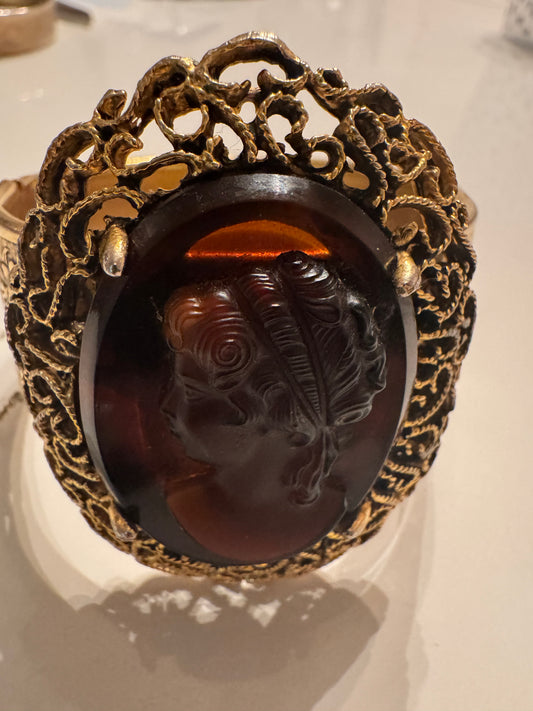 Vintage gorgeous tortoise lucite gold tone bangle bracelet with safety latch