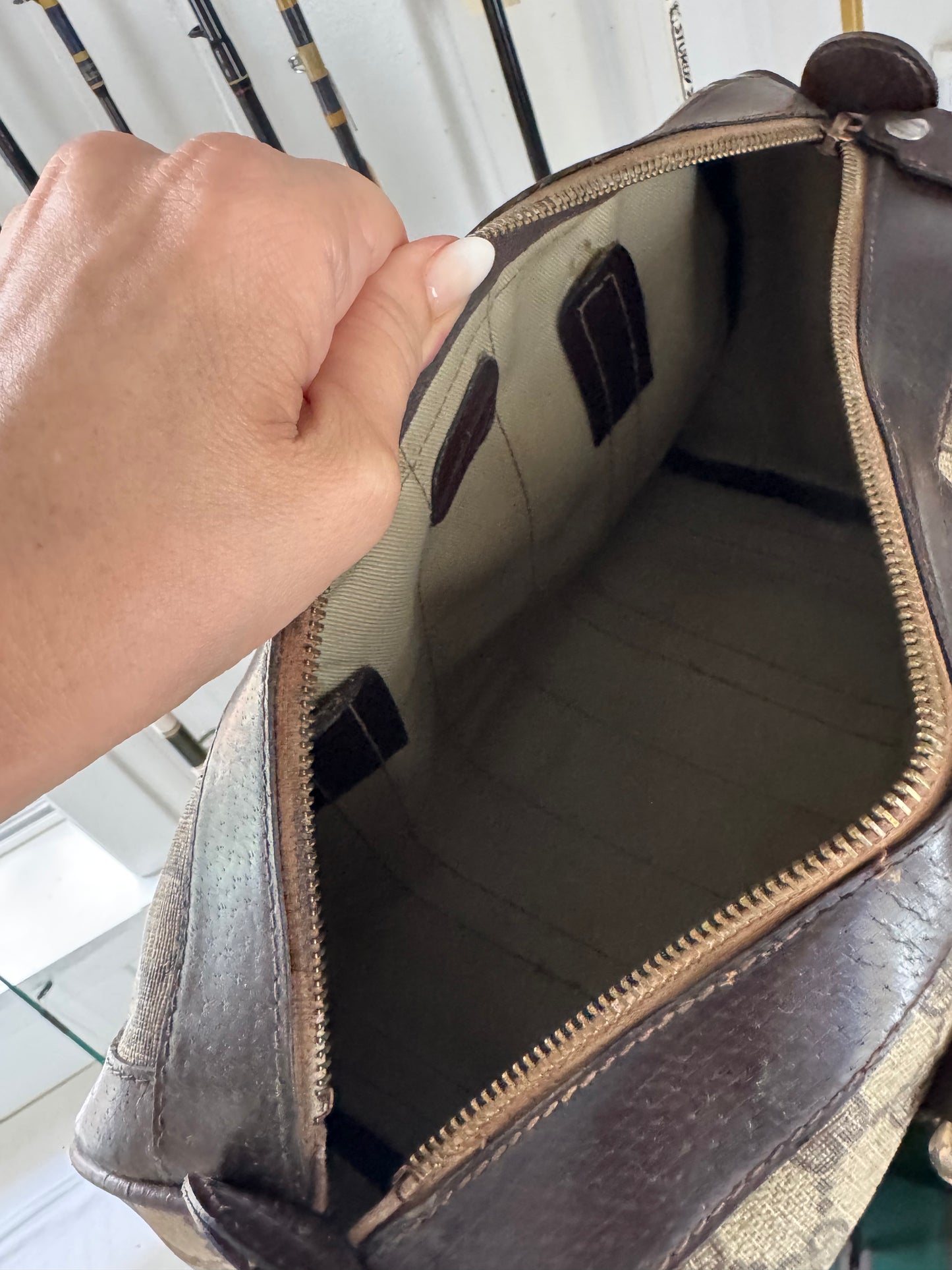 Fabulous vintage late 70s early 80s Gucci Boston bag