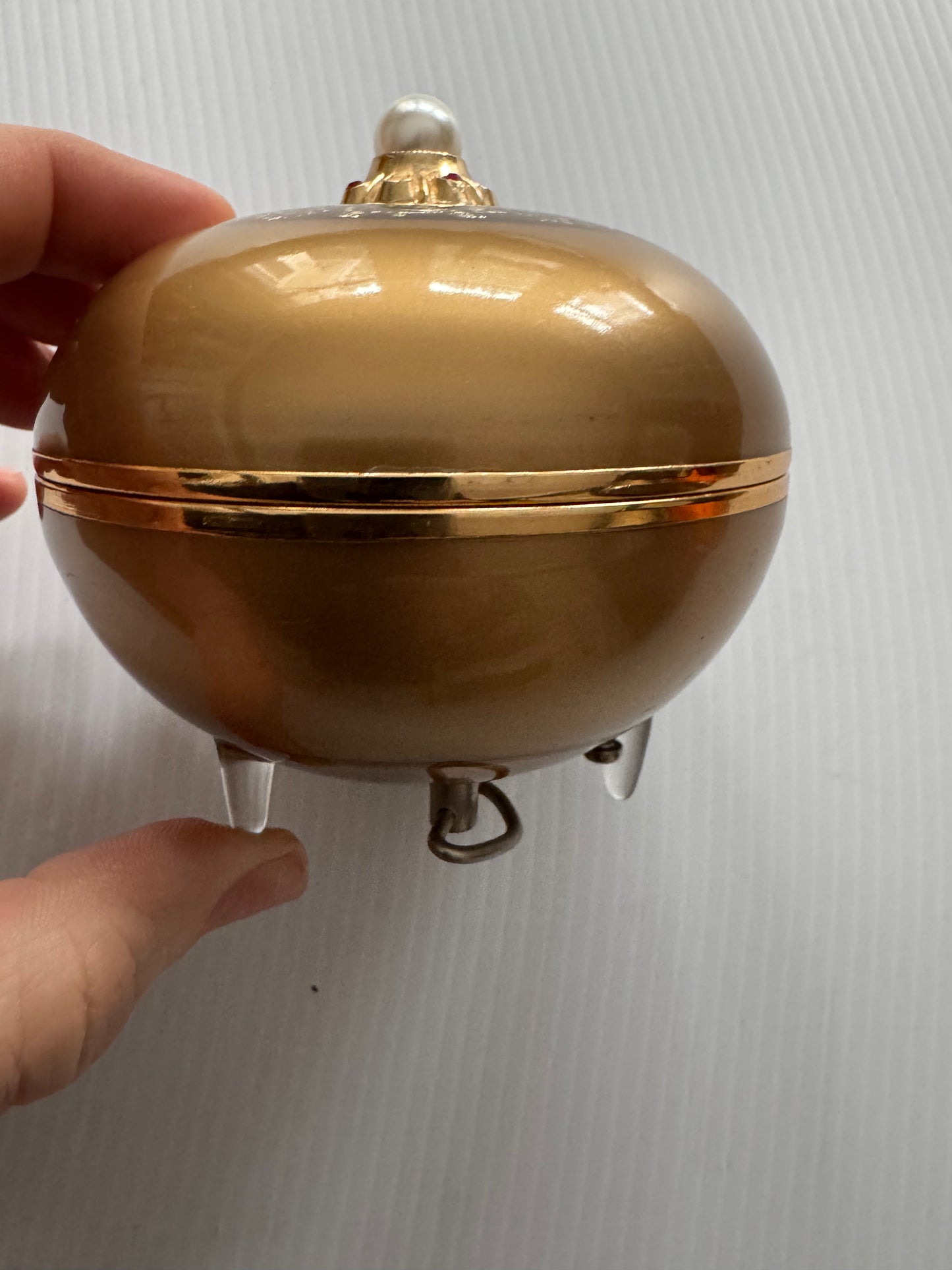 Vintage 1970s music box makeup compact