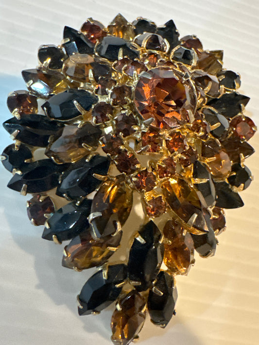 stunning vintage Juliana 1940s RARE brooch with black and amber colored glass stones