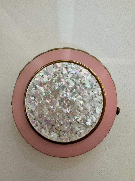 Beautiful vintage pink Dorset makeup compact in great condition 1940s