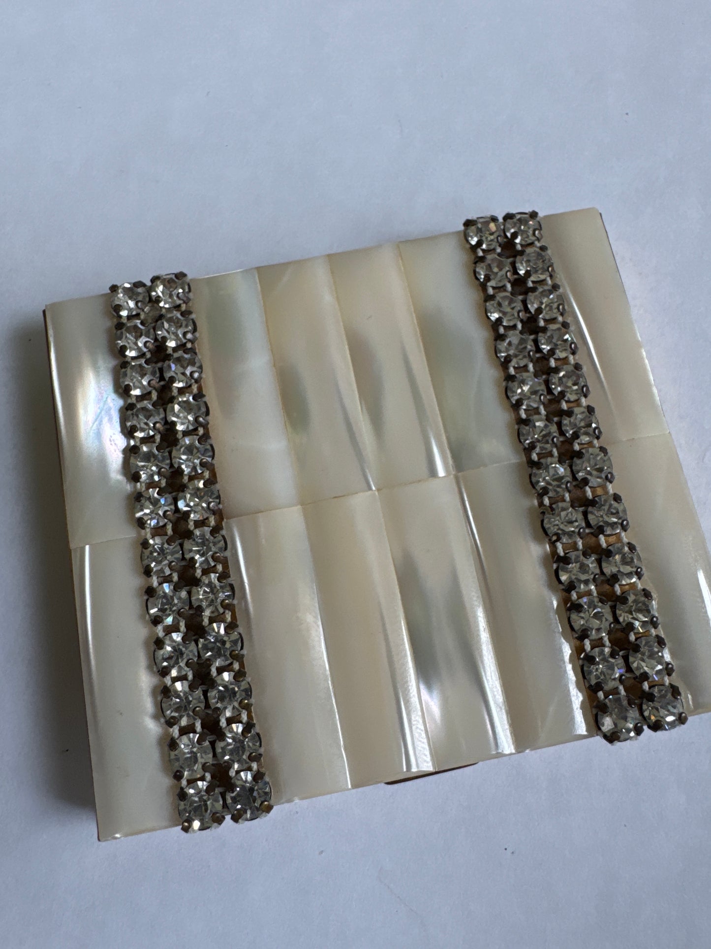 1930s SCHILDKRAUT mother-of-pearl Makeup compact with clear rhinestones