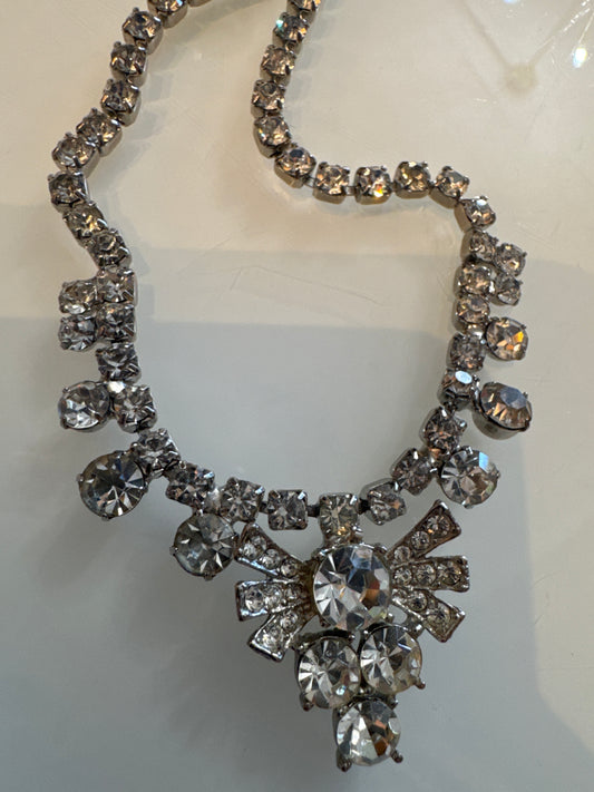 Beautiful vintage 1950s signed Weiss rhinestone necklace