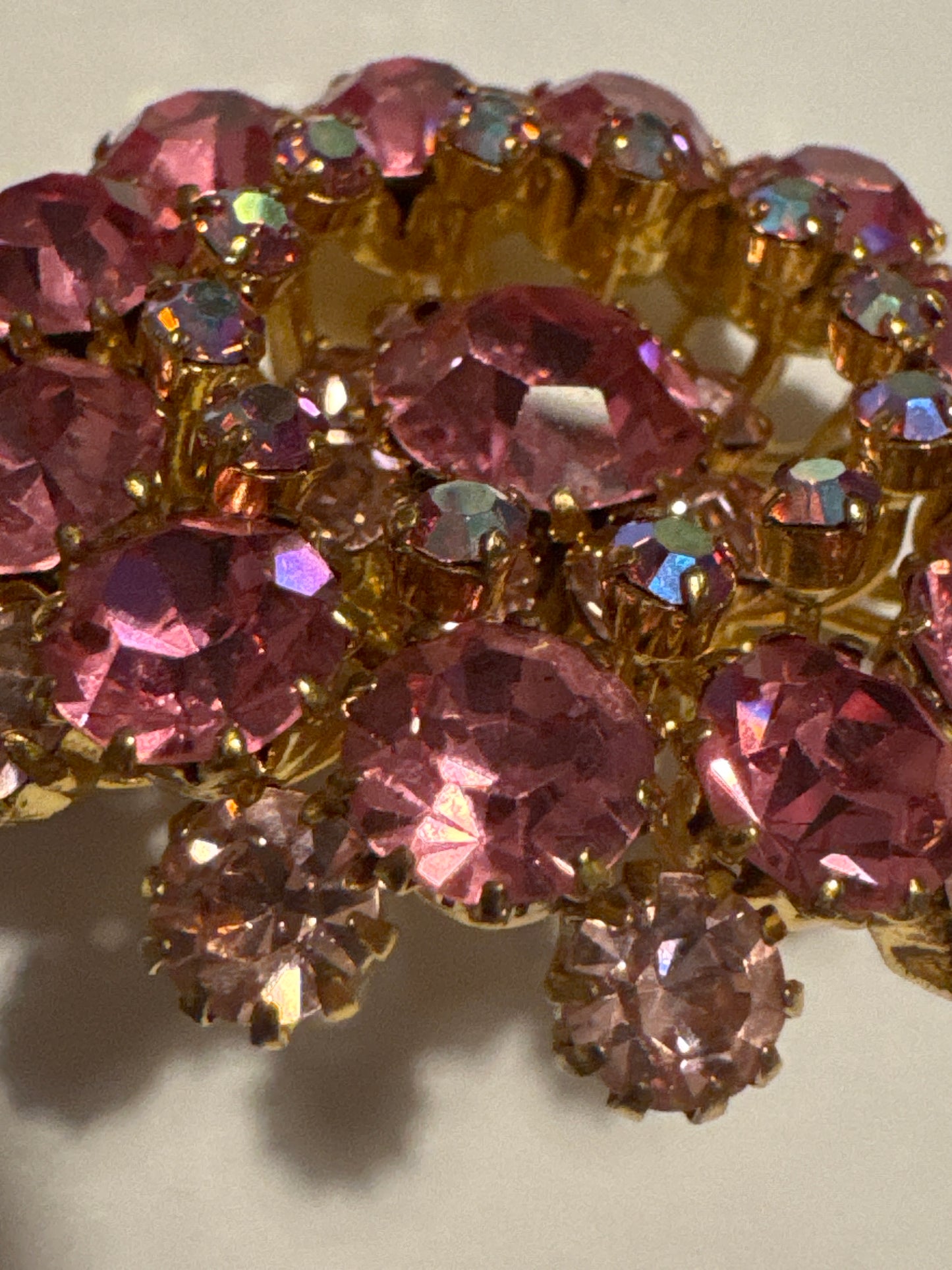 1940s beautiful signed Austrian cristal pink and light purple rhinestone brooch. Road