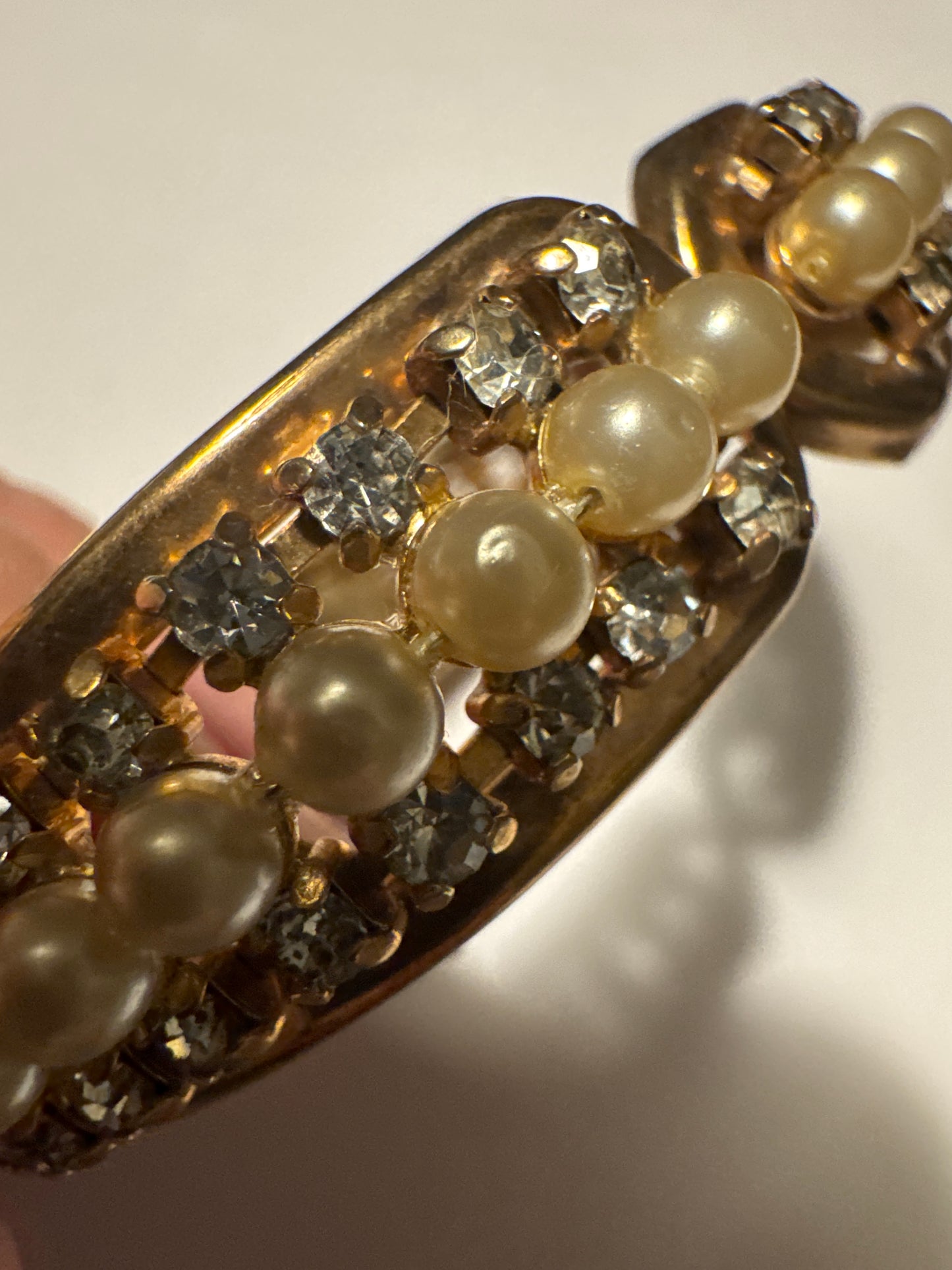 Beautiful 1950s pearl and rhinestone clamper bracelet.