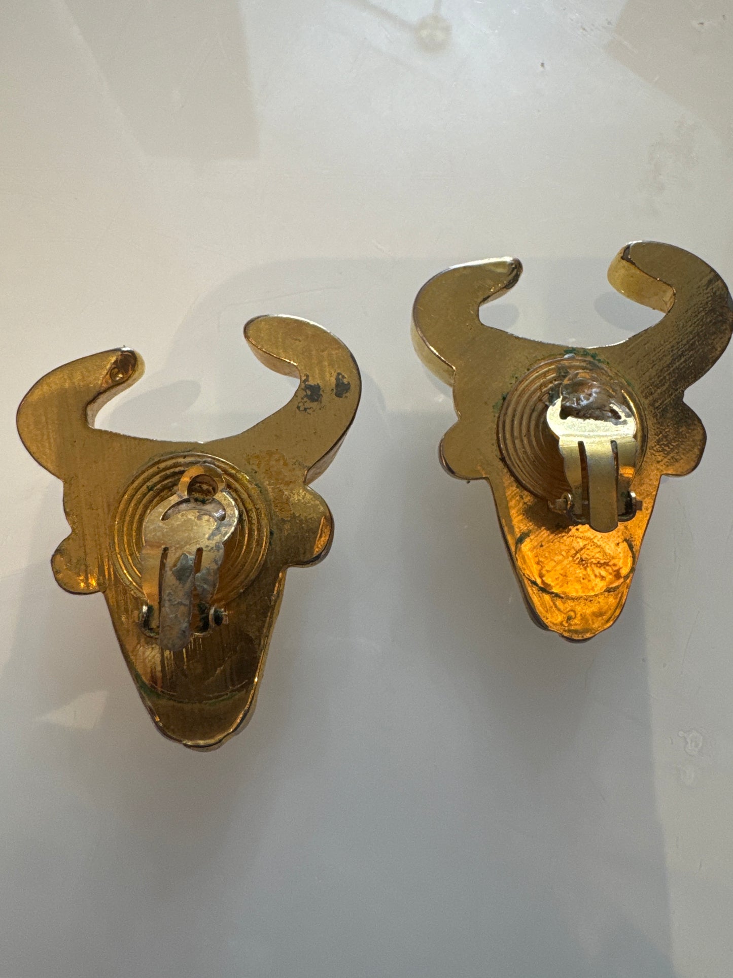 Vintage CHRISTIAN LACROIX massive clip on 3D bull earrings. Light weight hollow.
Cartouche missing.