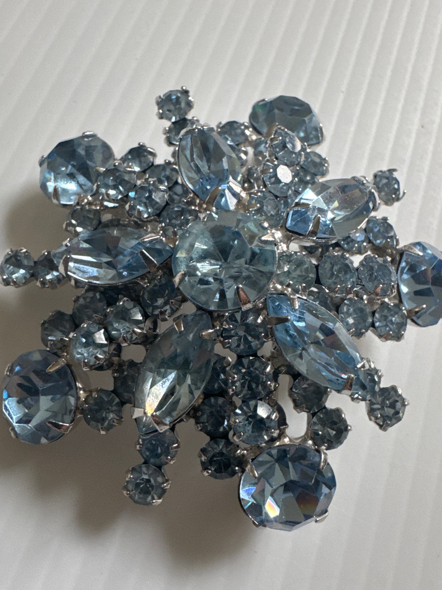 1950s absolutely stunning ice, blue rhinestone, starburst dome shaped brooch