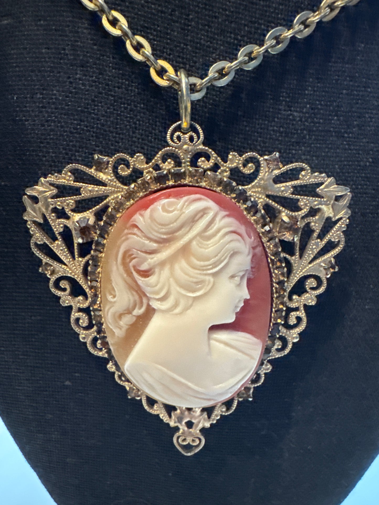 Signed Avon 1970s jumbo cameo necklace that can also be worn as a brooch