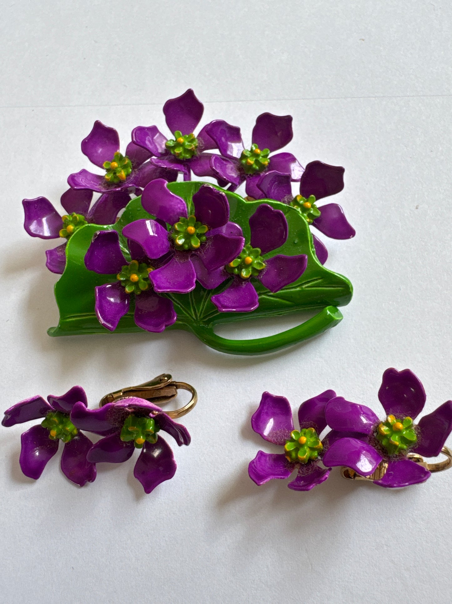 1960s spring time, brooch and earring set