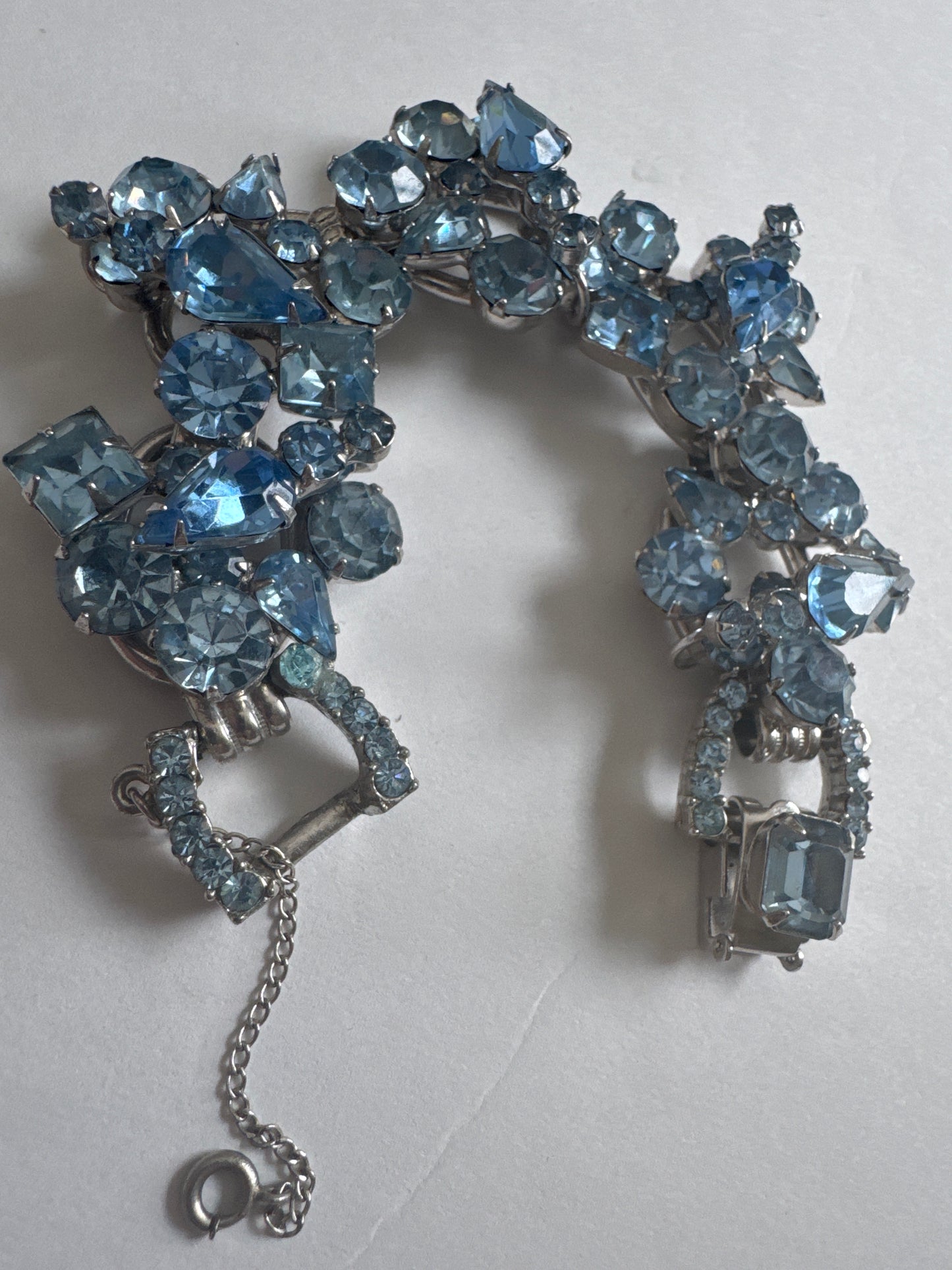 1950s D & E Juliana bracelet with layered aquamarine colored rhinestones