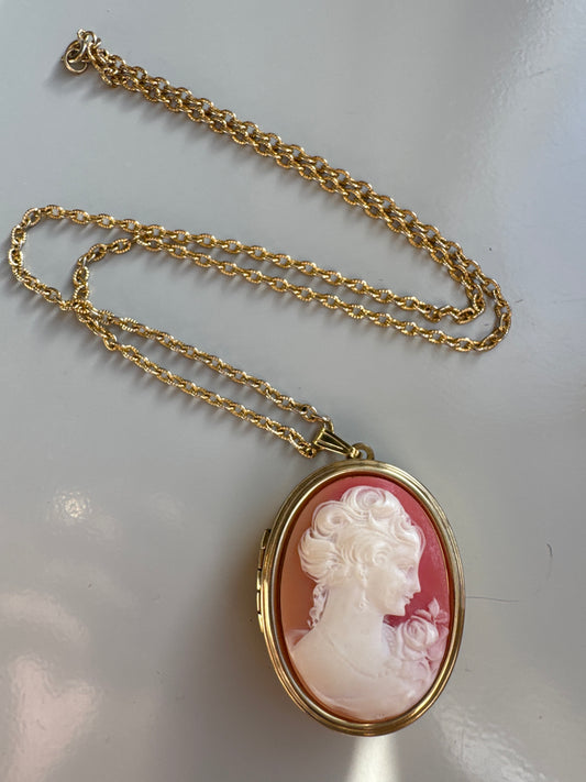 Music box cameo plays Love Story. Tom