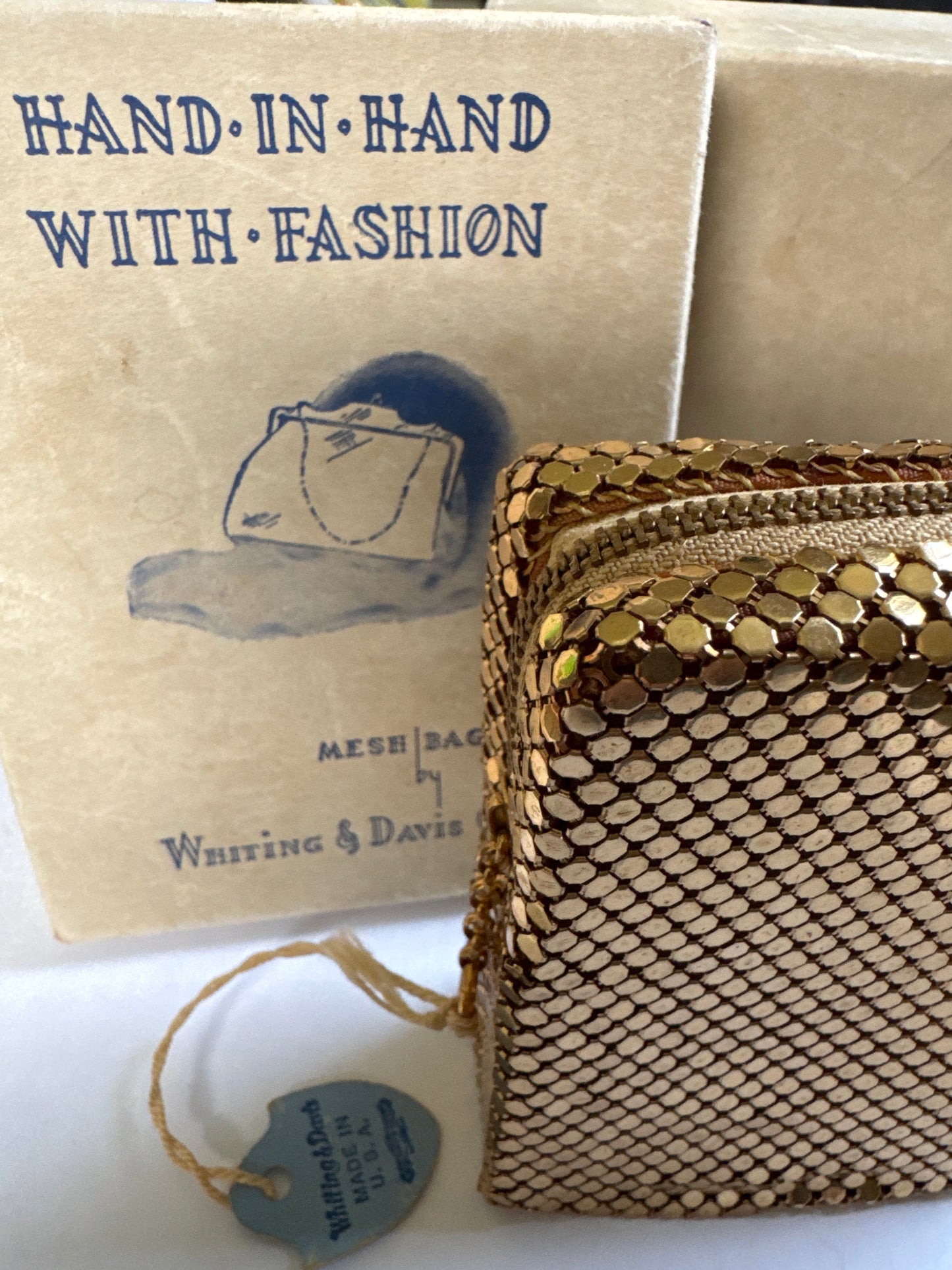 Whiting & Davis Gold Metal Mesh Cigarette
Case Original Box Zippered Tag