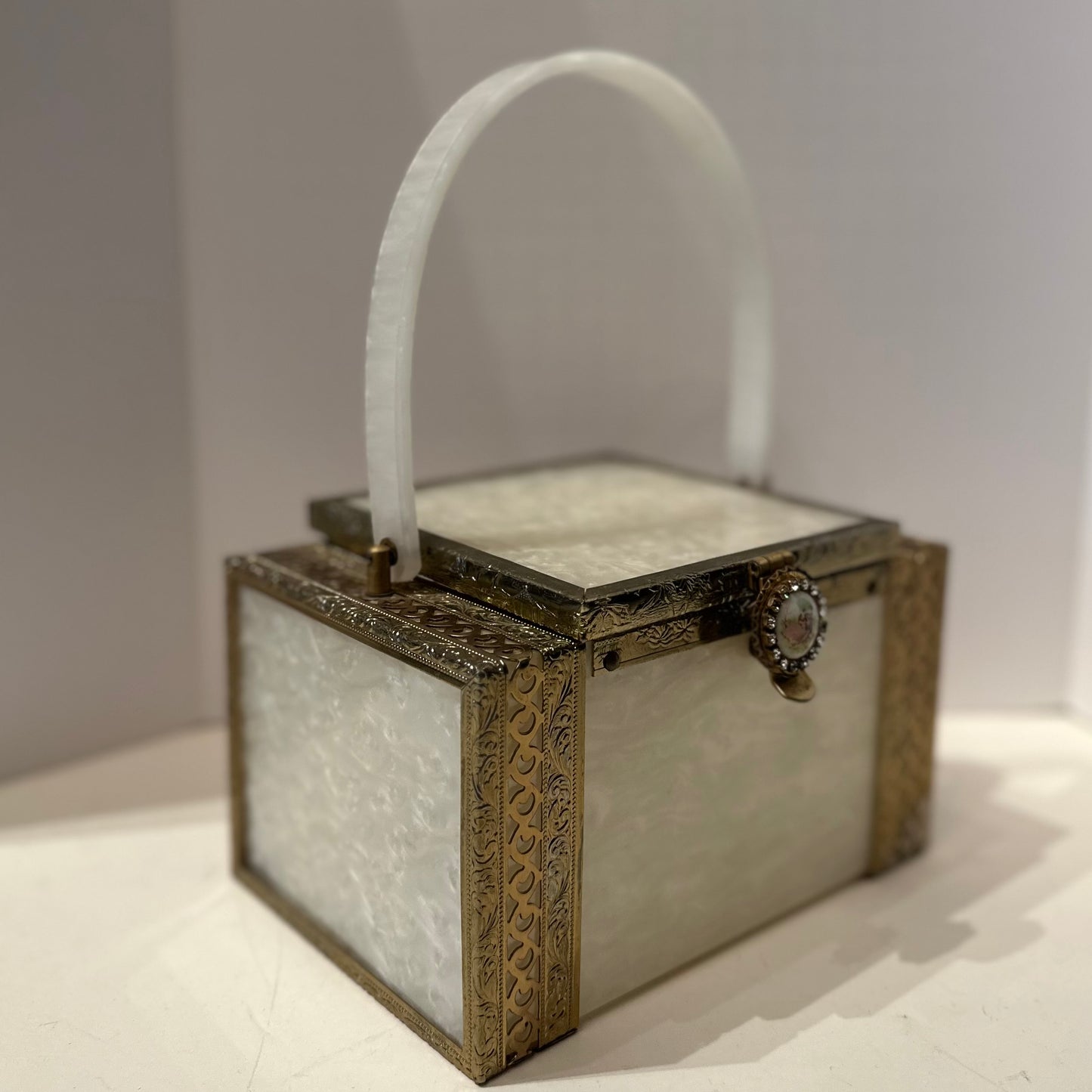 Stunning 1940s White Box Bag w/ Courting Couple Clasp