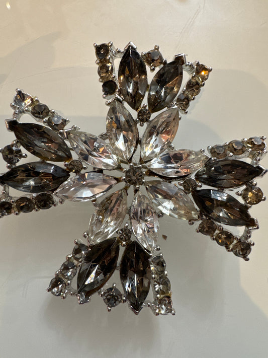 1960s gorgeous, vintage grey rhinestone Maltese cross brooch