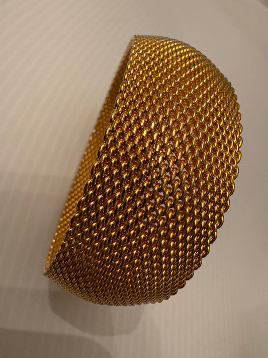 1980s gold tone mesh bangle. Medium size shown here. Shown in middle here