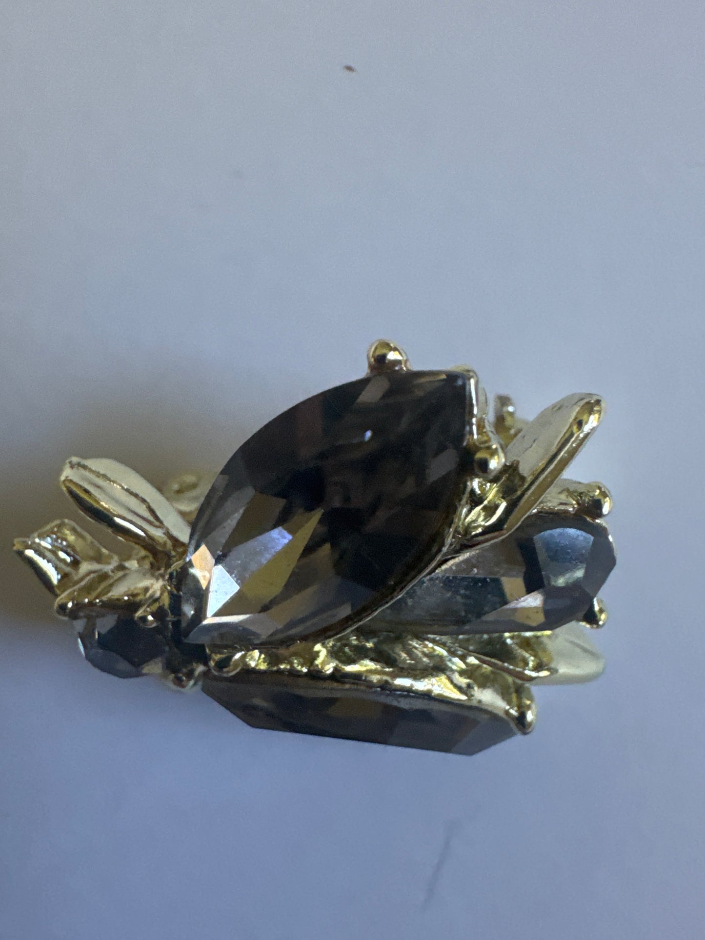 1950s mini signed DODDS gray rhinestone mini bee brooch