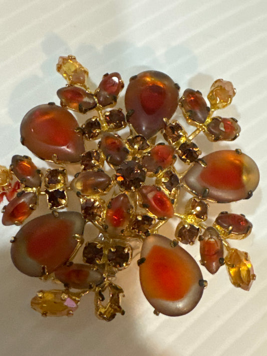 stunning 1940s shades of amber Amber colored gold tone brooch unsigned DeLizza & Elster Julianna brooch
