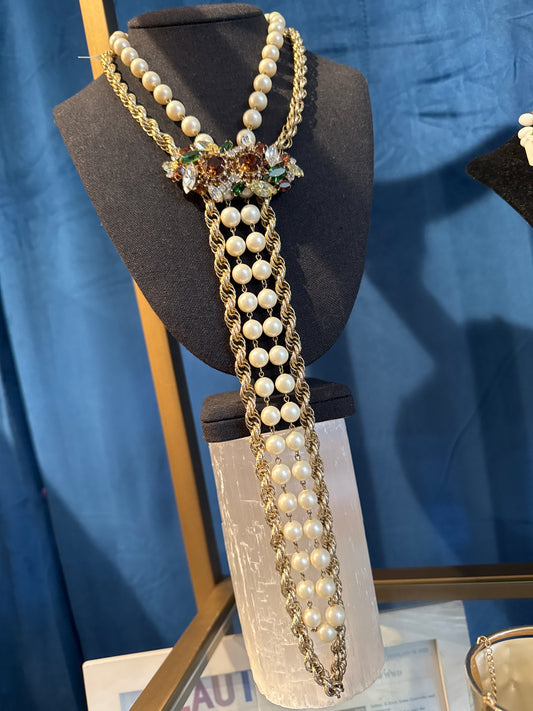 WOW!! An absolutely stunning 1960s vintage HOBE statement, necklace with pearls gold chain, and beautiful rhinestone pendant