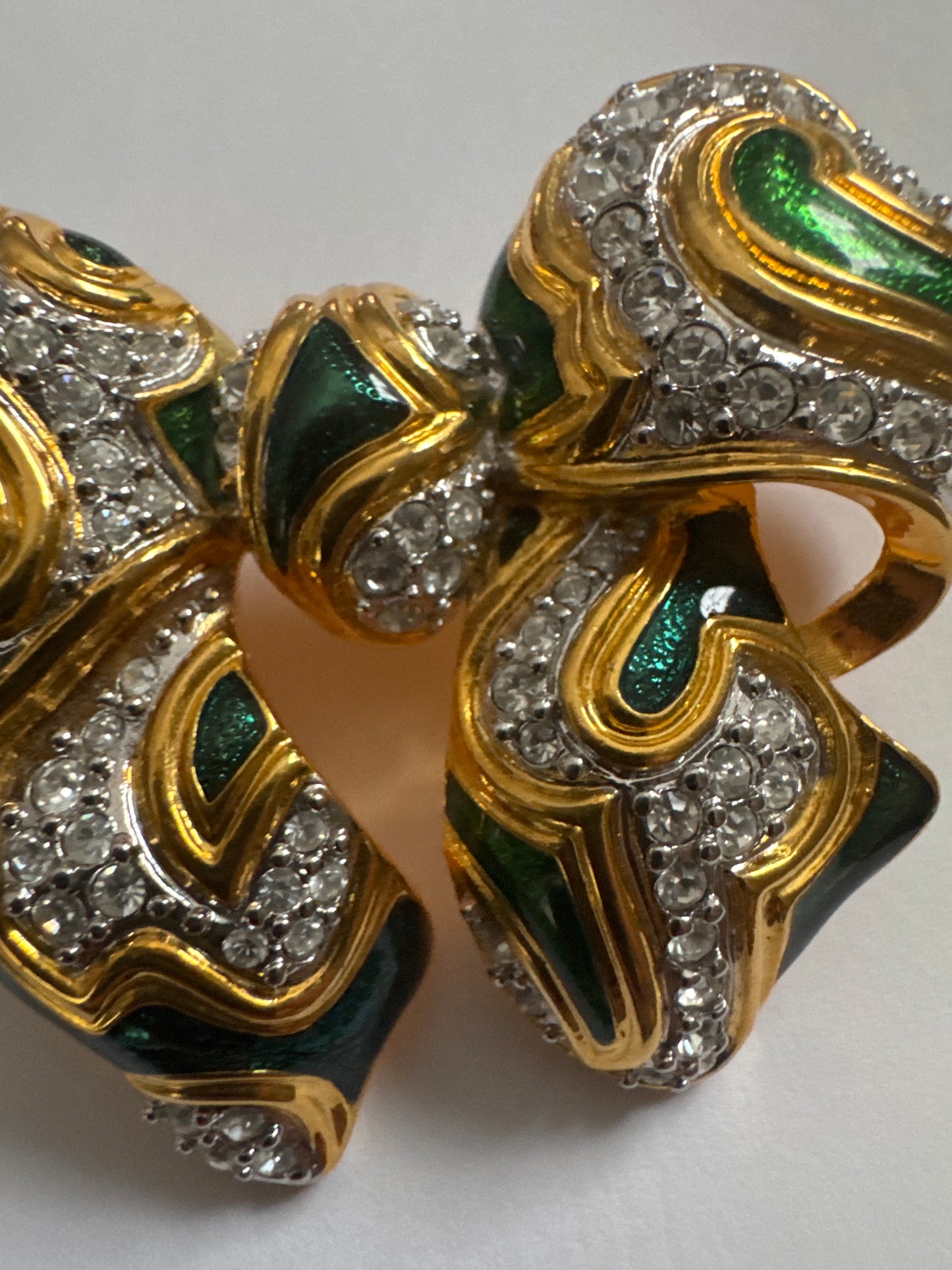 1980s signed KJL Thailand, bow brooch with green enamel and rhinestones