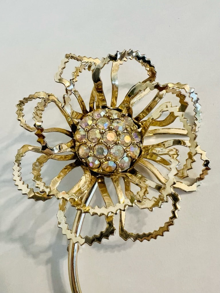 Vintage Sarah Coventry Filigree flower brooch