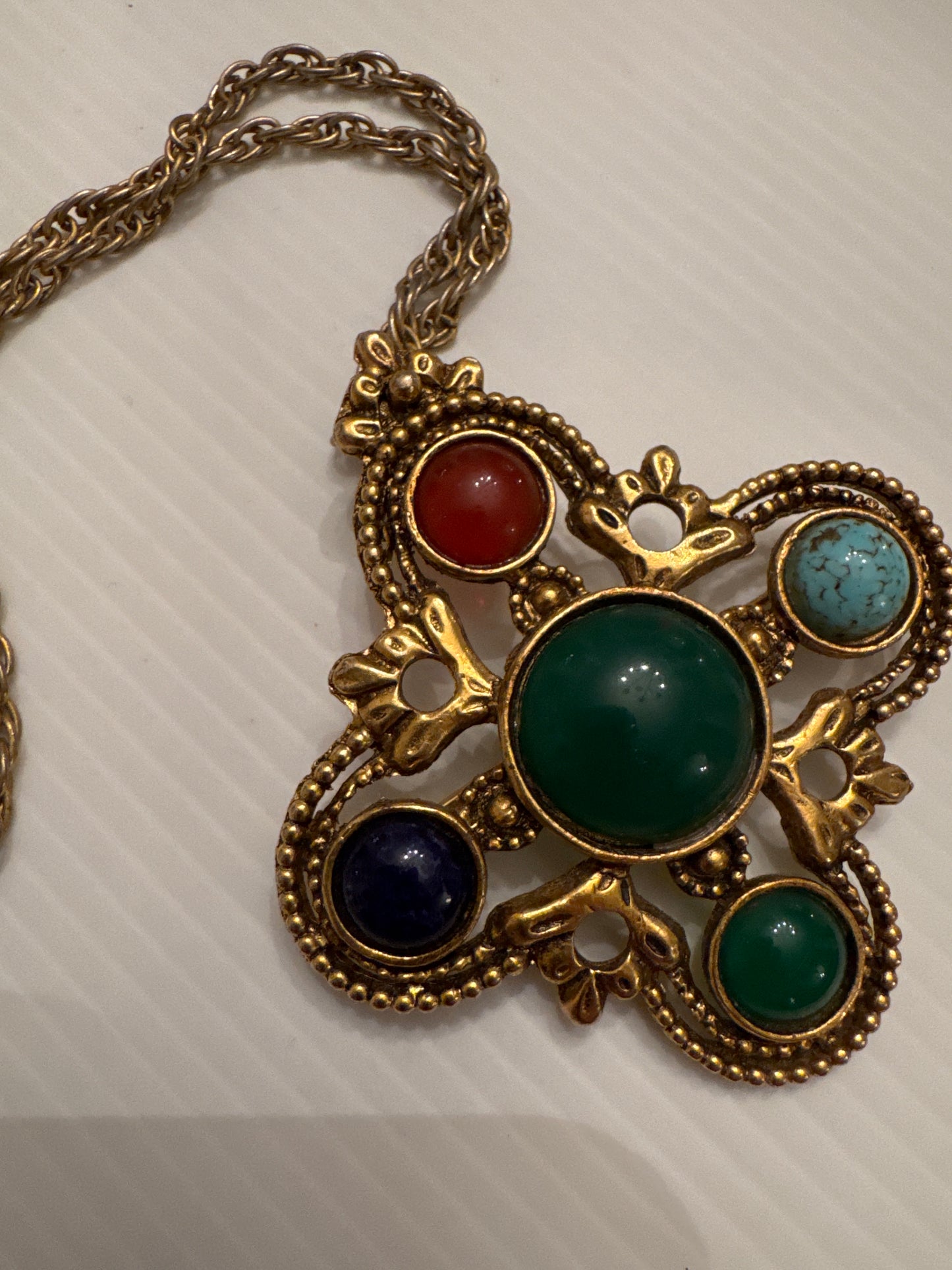 Fabulous vintage 1970s brooch/pendant necklace unchain