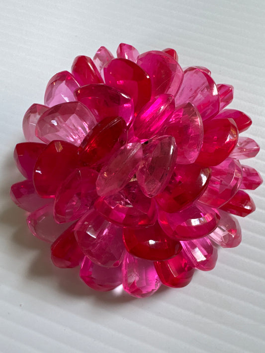 1960s pink round, LUCITE chiclet brooch