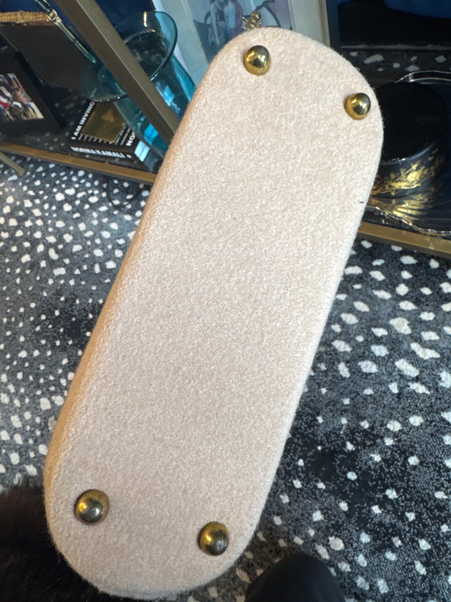 1950s beige felt top handle handbag with lucite handles. see photos.