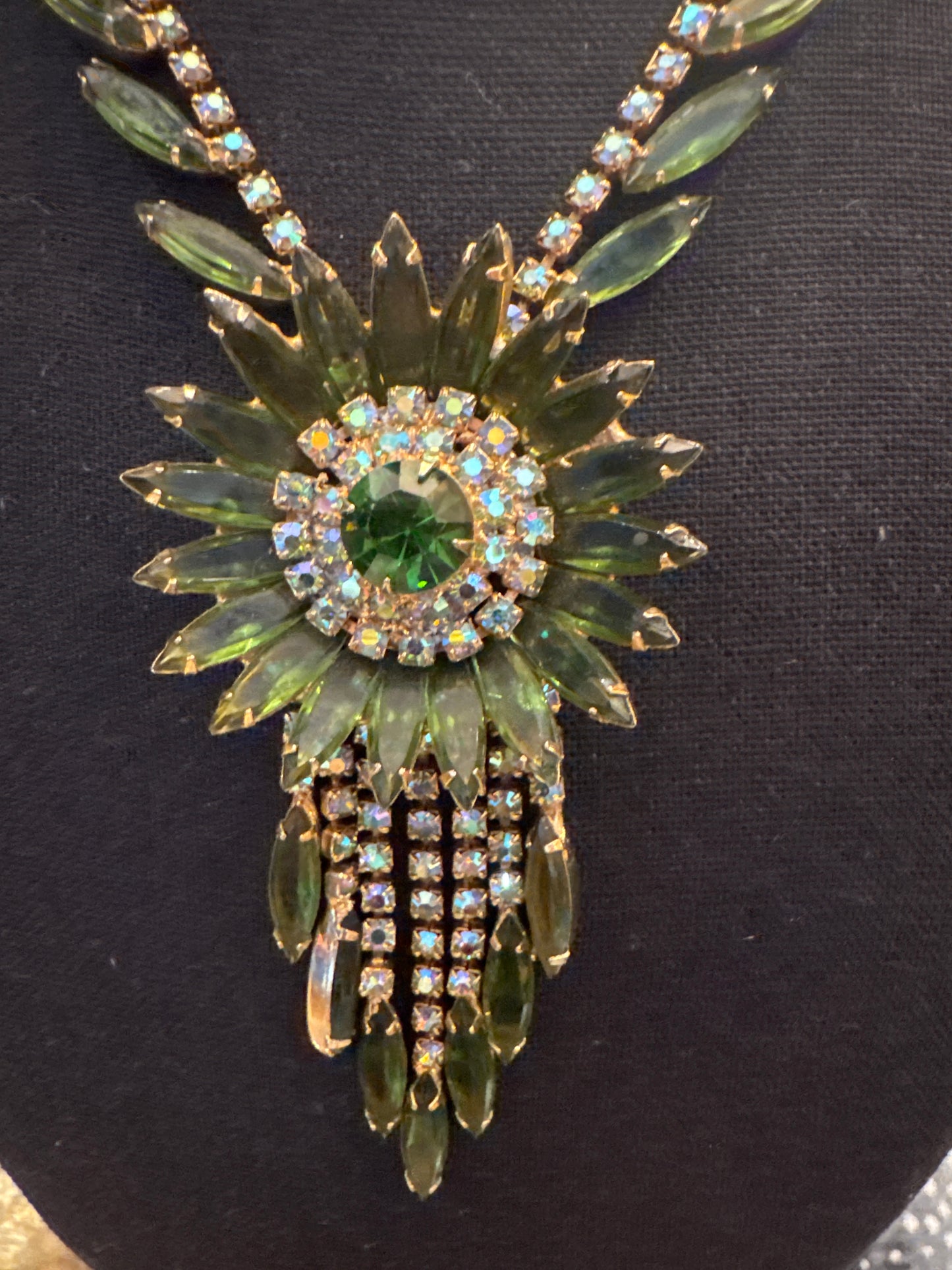 Absolutely gorgeous mid-century Juliana necklace featuring Olivine and emerald colored glass rhinestones