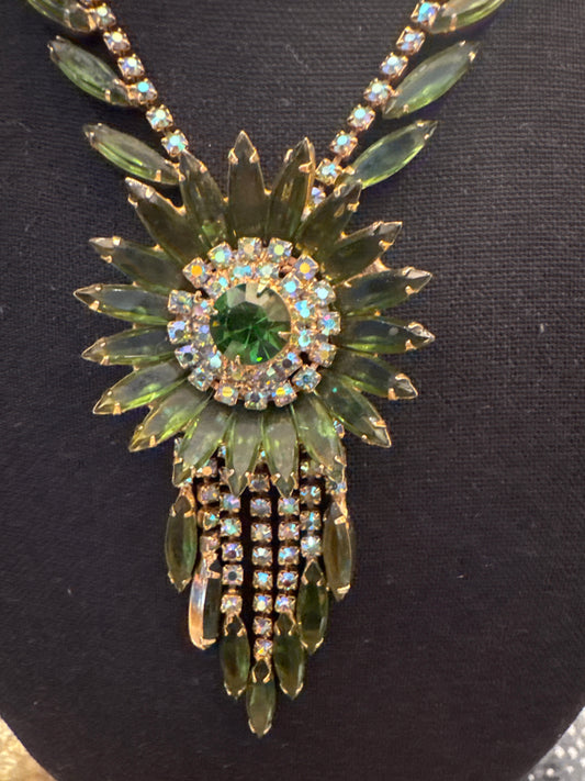 Absolutely gorgeous mid-century Juliana necklace featuring Olivine and emerald colored glass rhinestones