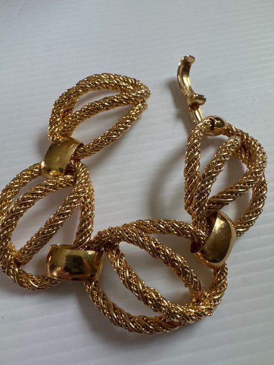 Signed Grosse, 1972, made in Germany—this is the same manufacturer that produced for Dior. Very heavyweight gold tone link bracelet.
