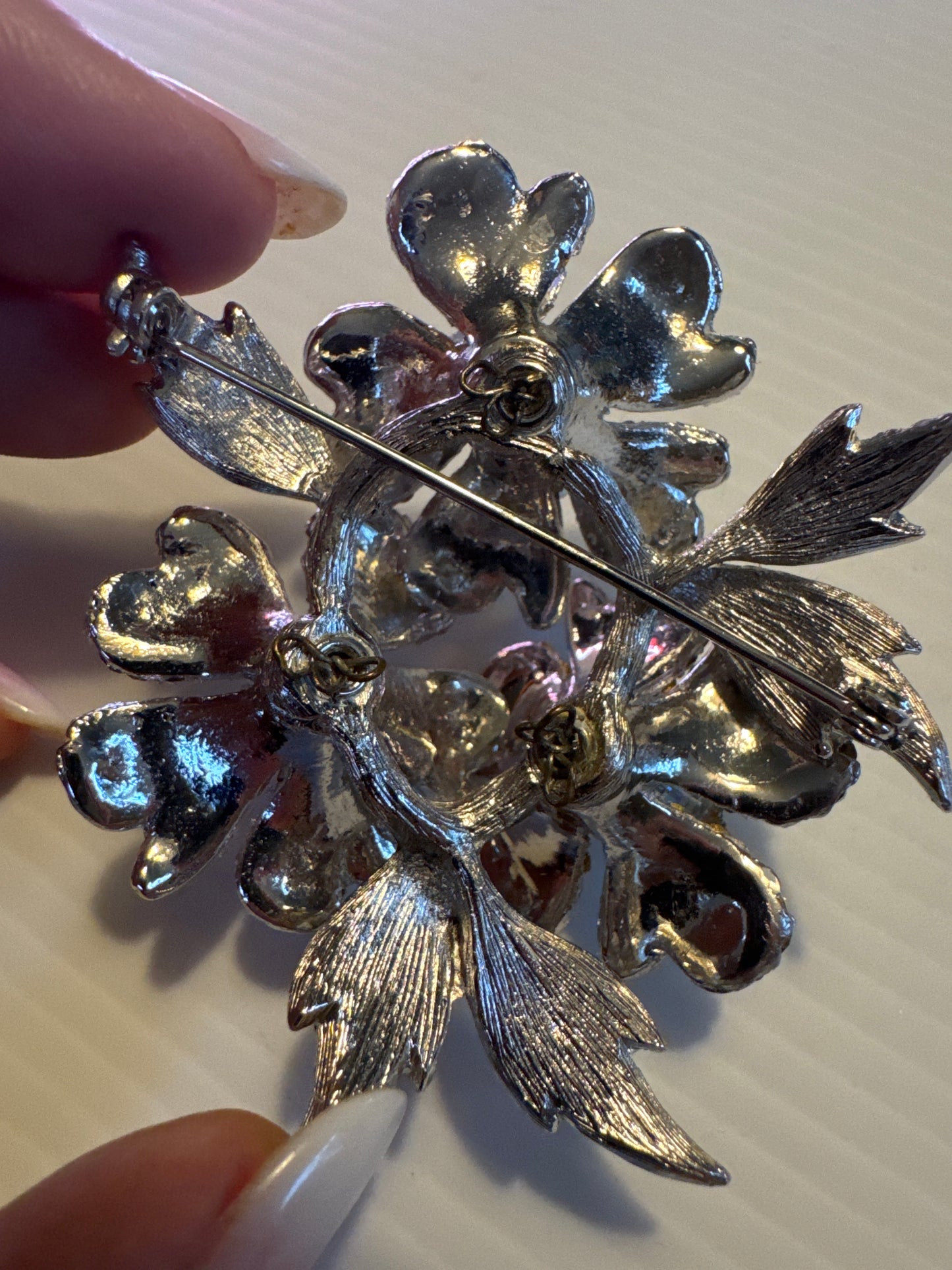 Beautiful 1960s sparkling 3D rhinestone flower brooch with dangle center stones