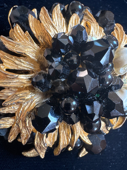 Stunning and classic black bead and pearl goldtone brooch from 1950s