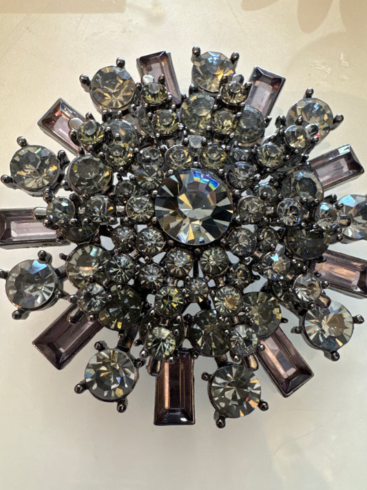 Stunning 1950s snowflake grey rhinestone brooch