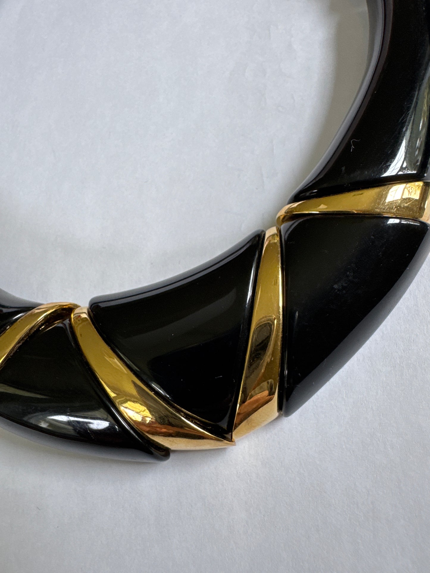 Vintage 1980s NAPIER black resin with gold tone necklace