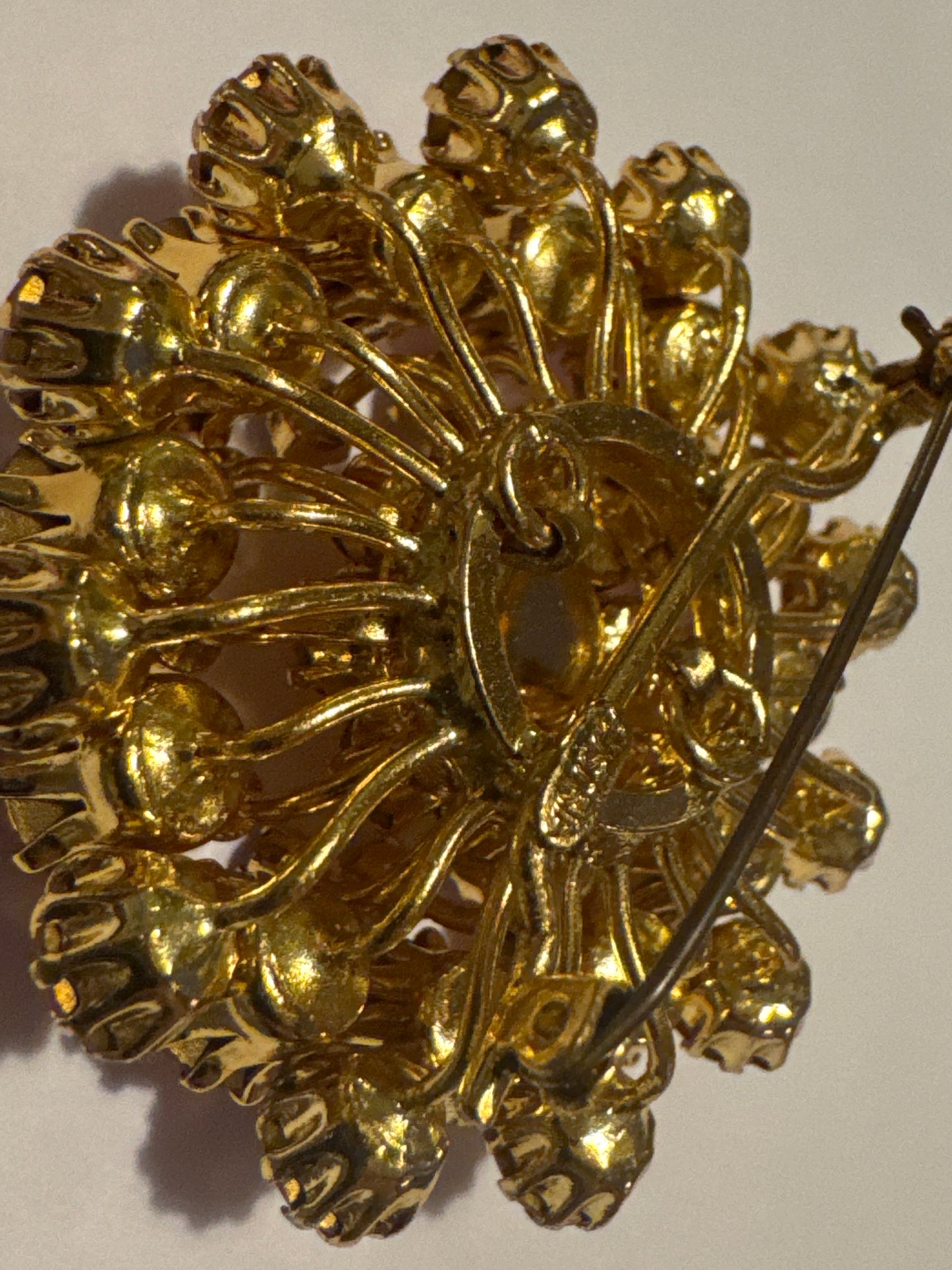 1940s beautiful signed Austrian cristal pink and light purple rhinestone brooch. Road